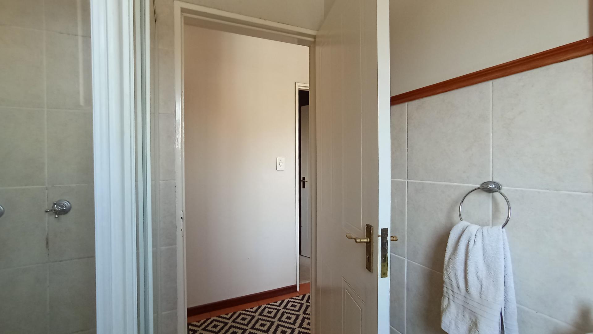 Bathroom 1 - 4 square meters of property in Lyme Park
