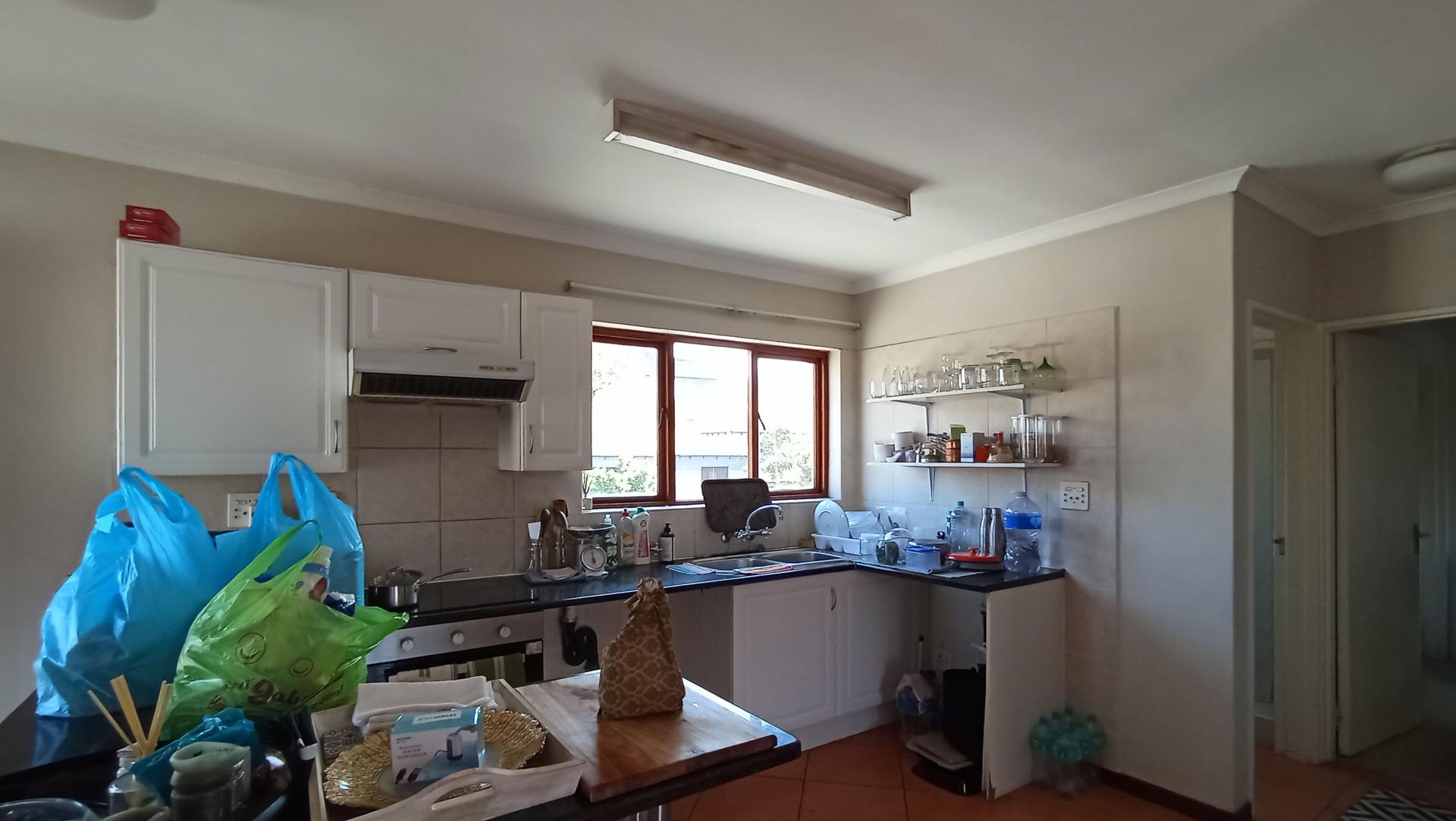 Kitchen - 10 square meters of property in Lyme Park