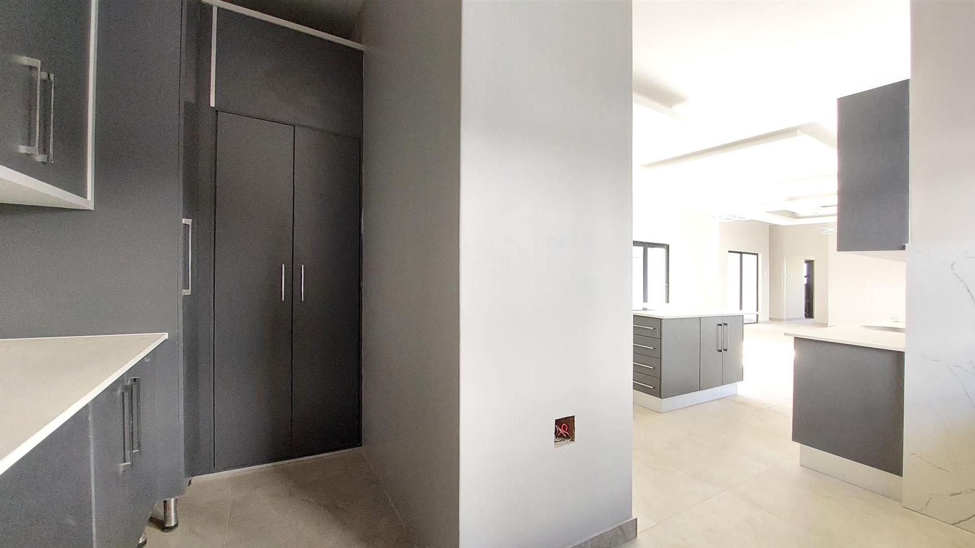 Scullery - 14 square meters of property in Six Fountains Estate