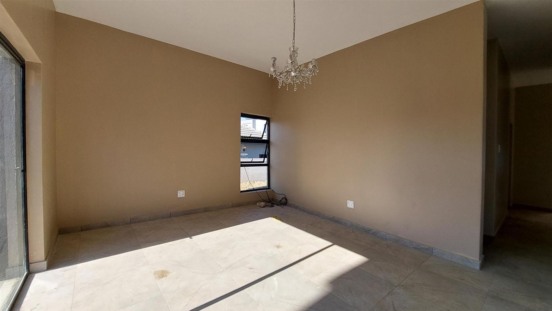 Bed Room 2 - 26 square meters of property in Six Fountains Estate