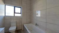 Bathroom 3+ - 9 square meters of property in Six Fountains Estate