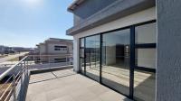 Balcony - 64 square meters of property in Six Fountains Estate