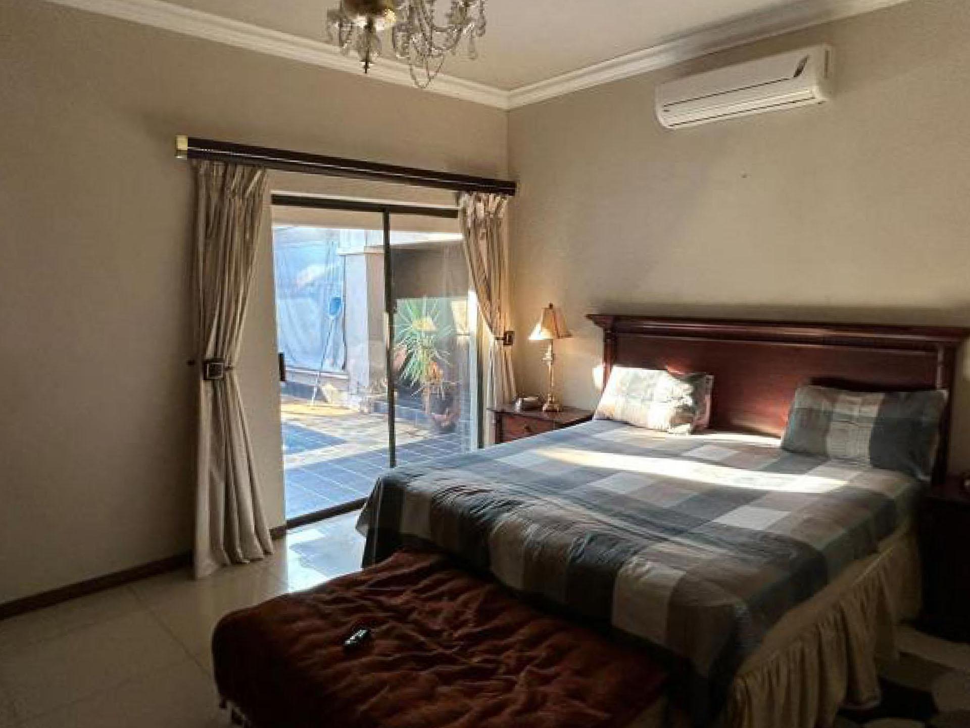 Main Bedroom of property in Malelane