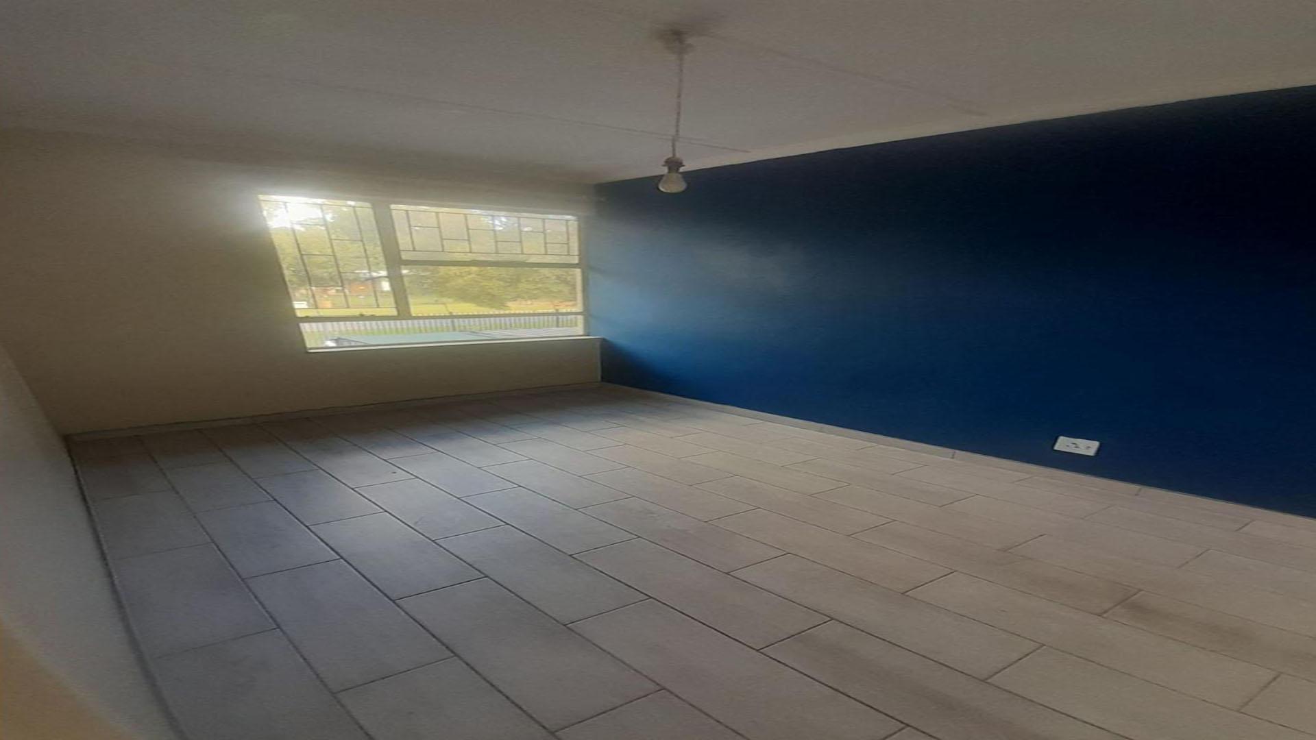 Bed Room 2 - 10 square meters of property in Tamara Park