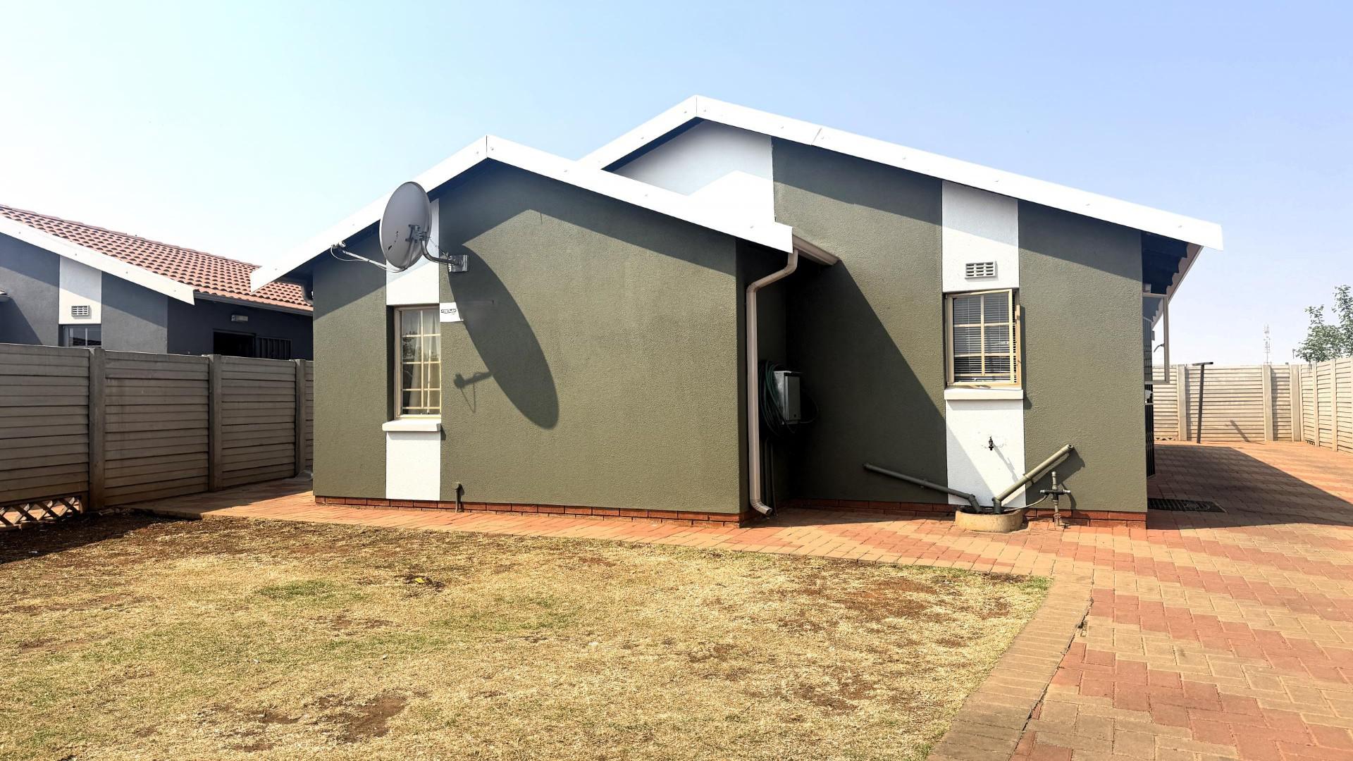 Front View of property in Sky City
