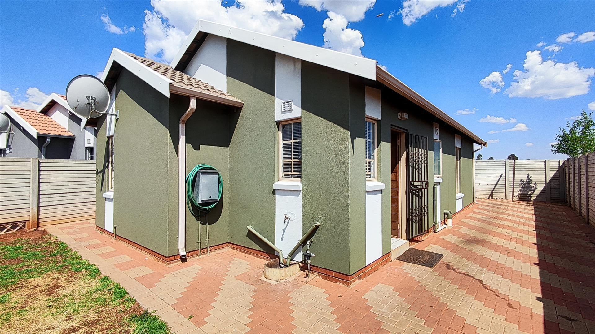 Front View of property in Sky City