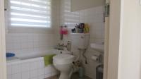 Main Bathroom - 5 square meters of property in Ravenswood