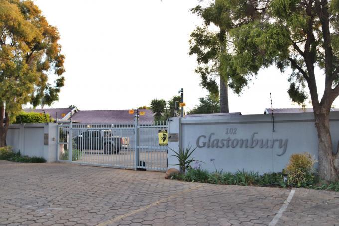 2 Bedroom Sectional Title for Sale For Sale in Rooihuiskraal North - MR584000