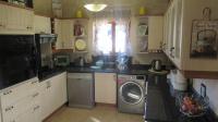 Kitchen - 21 square meters of property in Benoni Western
