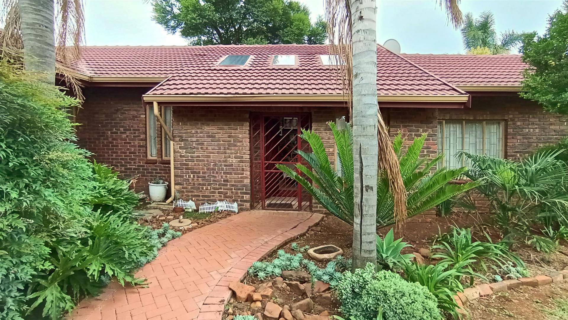 Front View of property in Garsfontein