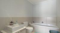 Bathroom 1 - 5 square meters of property in Bryanston