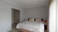 Main Bedroom - 22 square meters of property in Bryanston