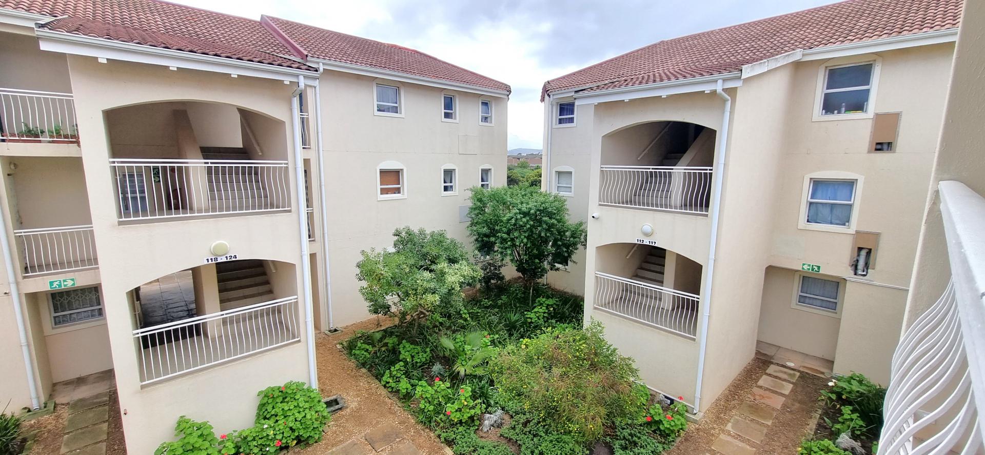 2 Bedroom Apartment for Sale For Sale in Gordons Bay MR584