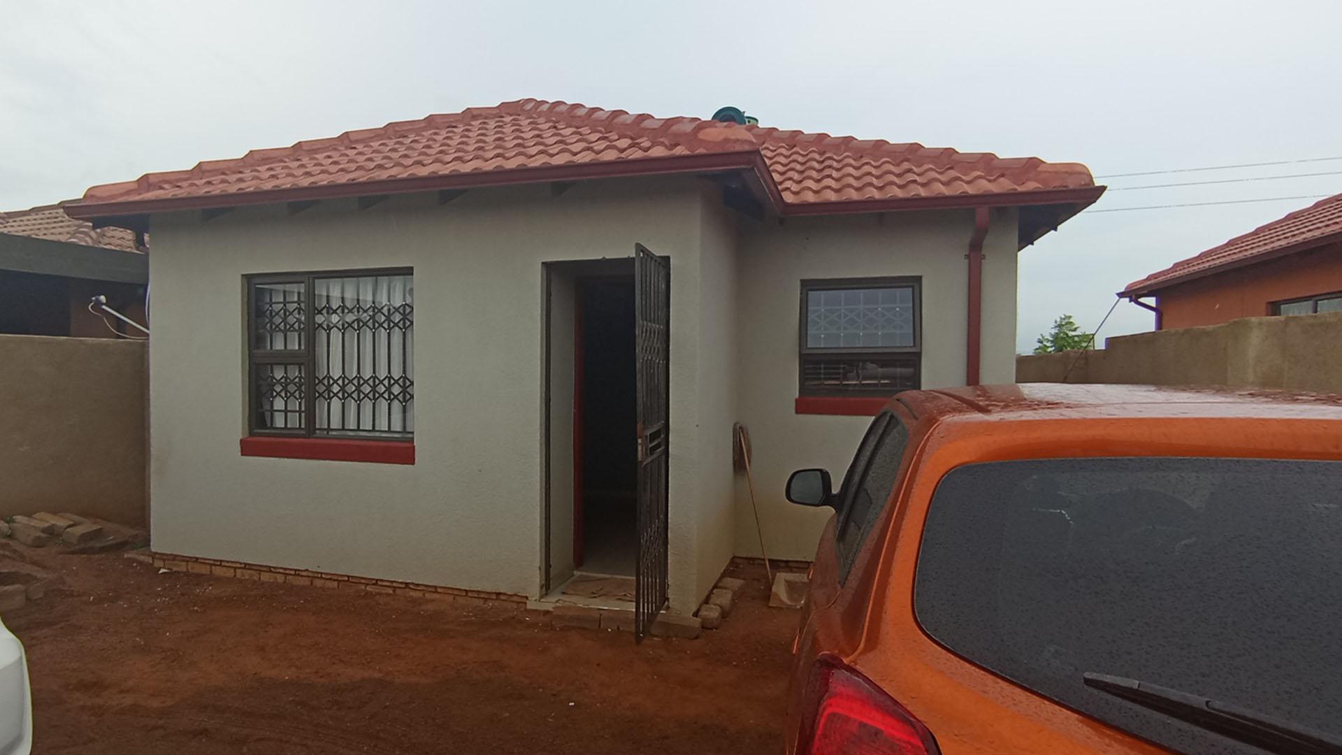 Front View of property in Soshanguve