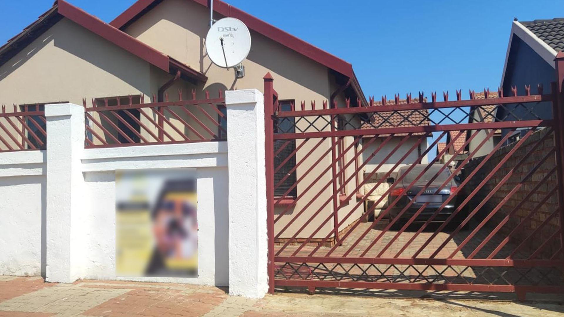 Front View of property in Soshanguve