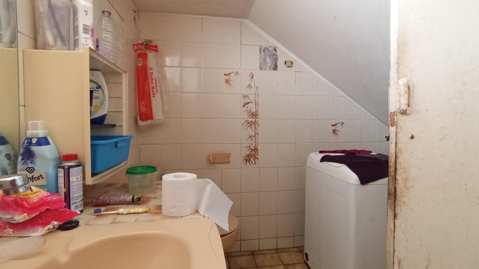 Bathroom 2 - 7 square meters of property in Sunnyside
