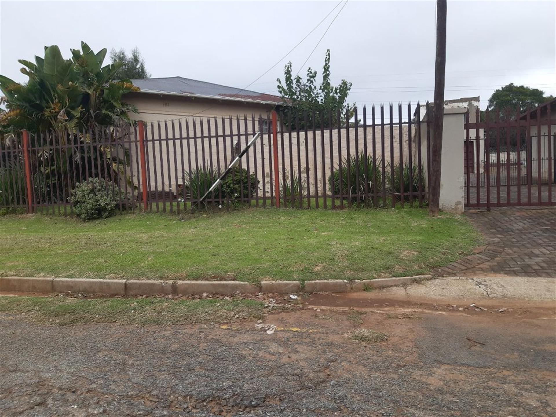 Front View of property in Delarey