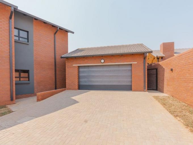 3 Bedroom Simplex for Sale For Sale in Boardwalk Villas - MR584444