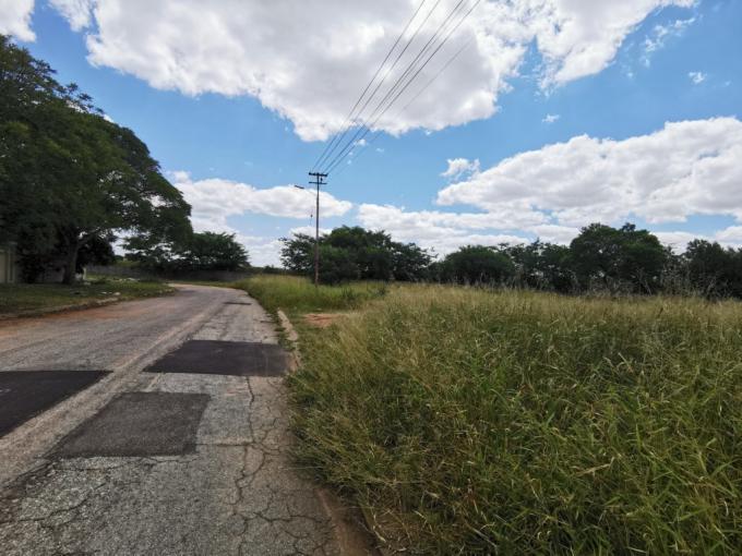 Land for Sale For Sale in Bendor - MR584632