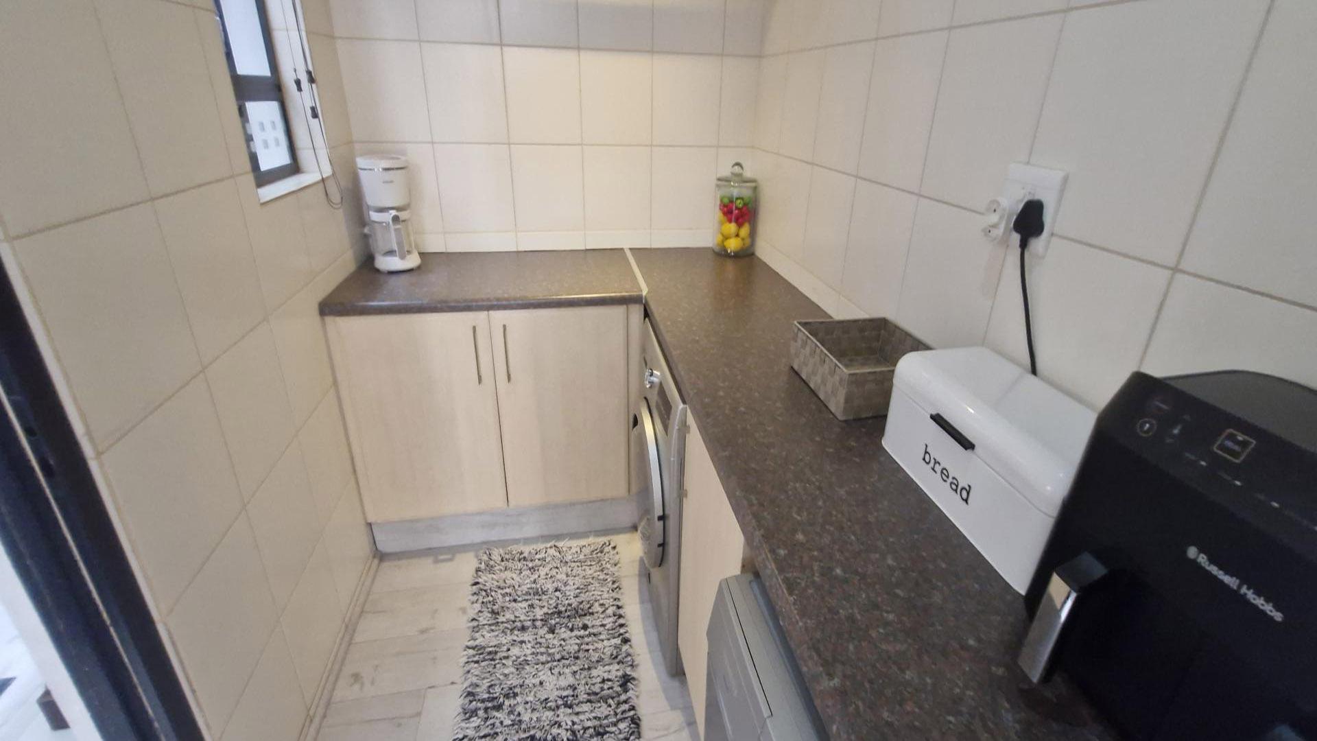 Kitchen of property in Gallo Manor