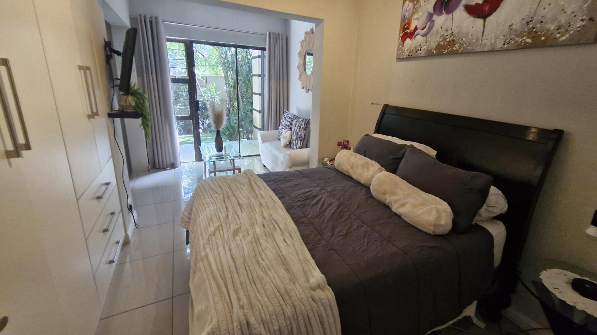 Bed Room 2 of property in Gallo Manor