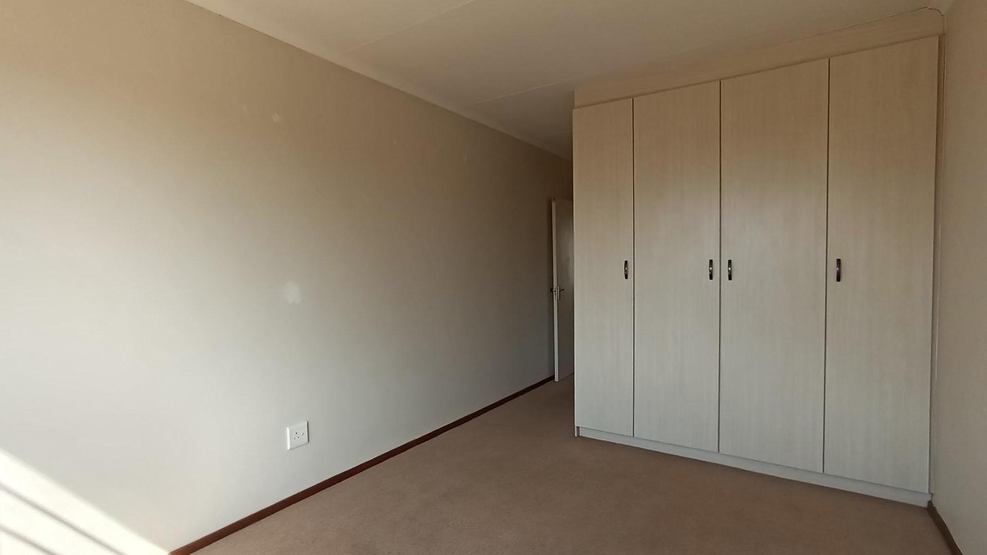 Main Bedroom - 17 square meters of property in Reyno Ridge