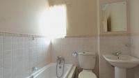 Bathroom 1 - 5 square meters of property in Reyno Ridge