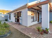 2 Bedroom 1 Bathroom House for Sale for sale in Gordons Bay
