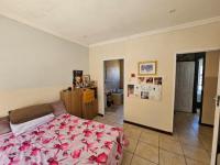 Main Bedroom of property in Beacon Bay