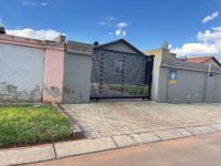 Front View of property in Protea Glen