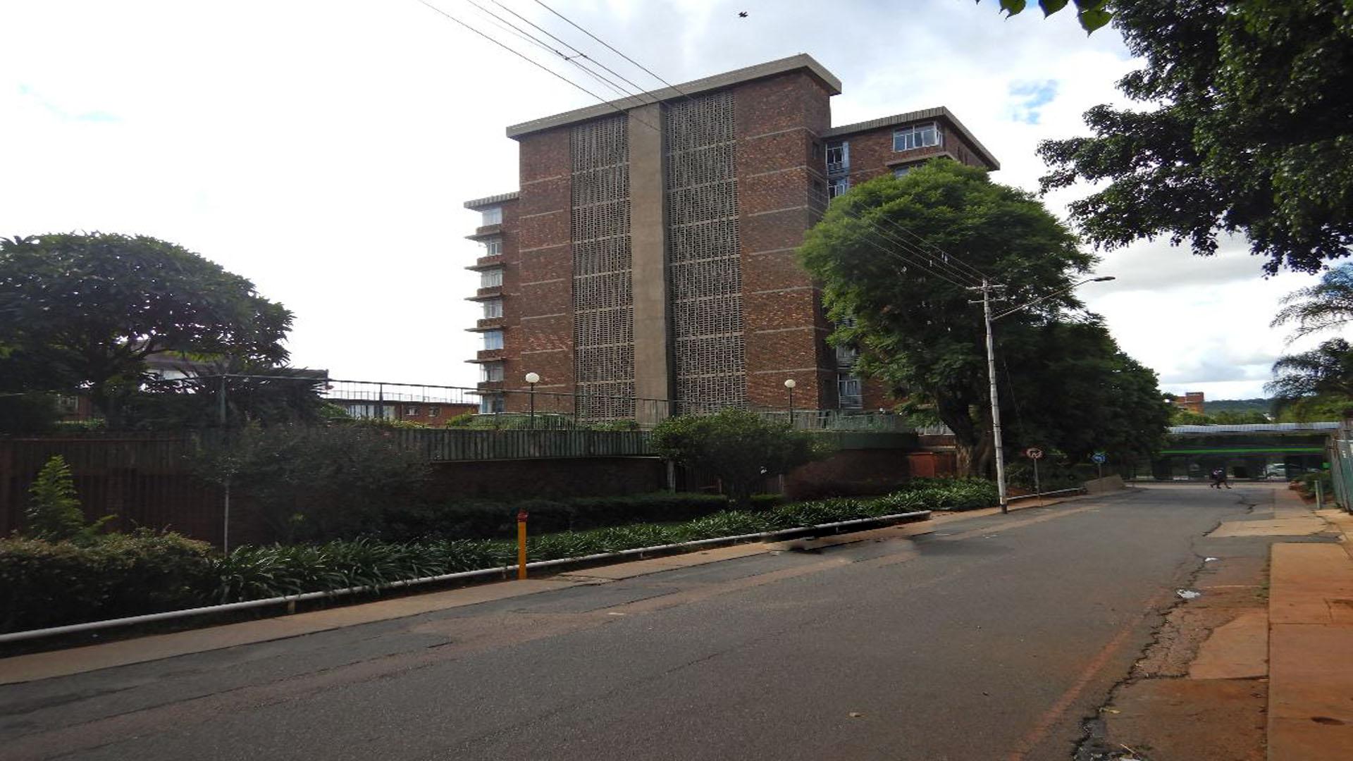 Front View of property in Sunnyside