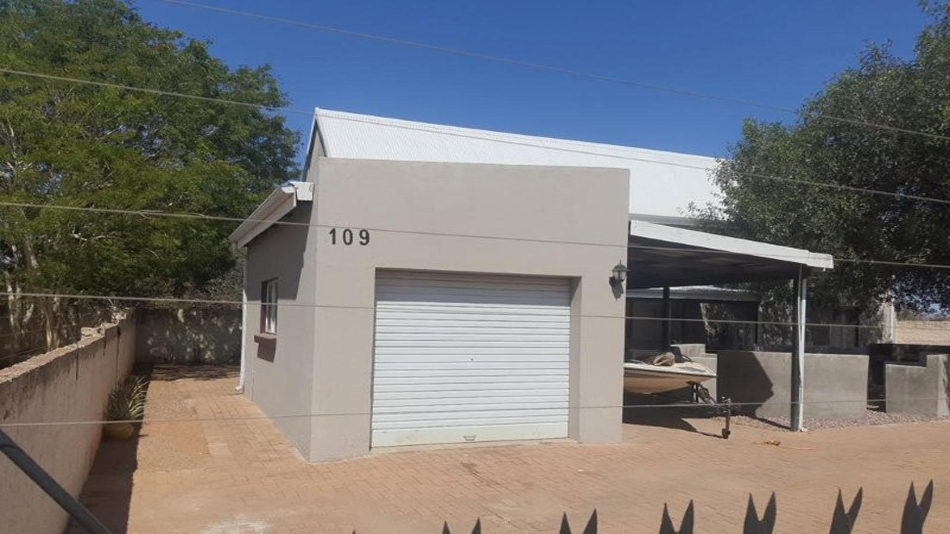 Front View of property in Lephalale (Ellisras)