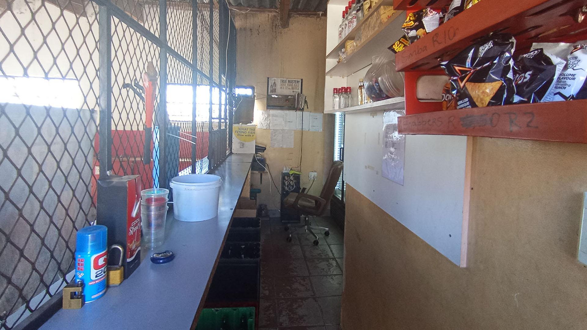Spaces - 57 square meters of property in Pinetown 