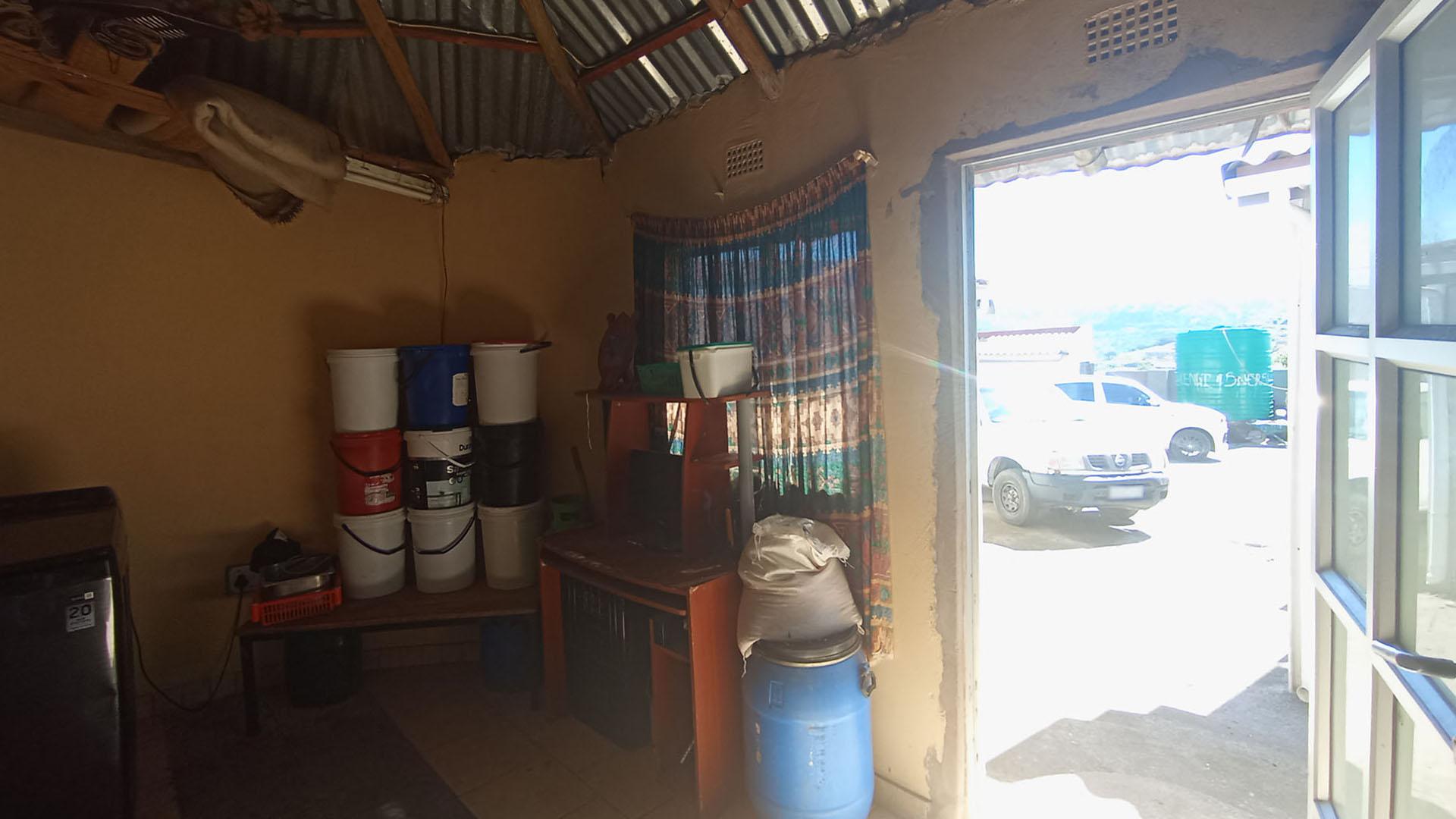 Study - 13 square meters of property in Pinetown 
