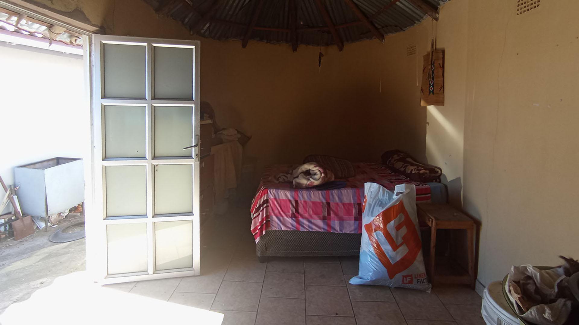 Study - 13 square meters of property in Pinetown 