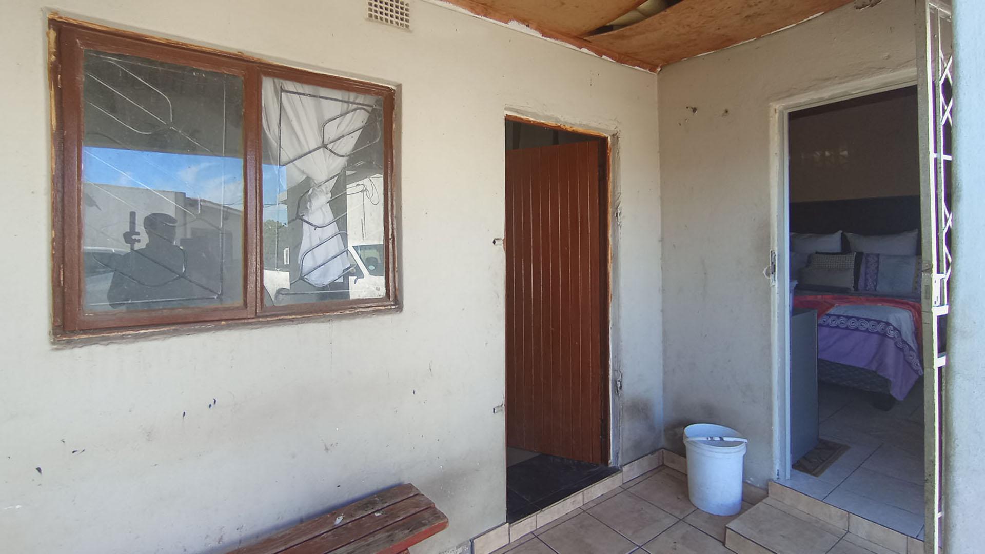 Patio - 23 square meters of property in Pinetown 