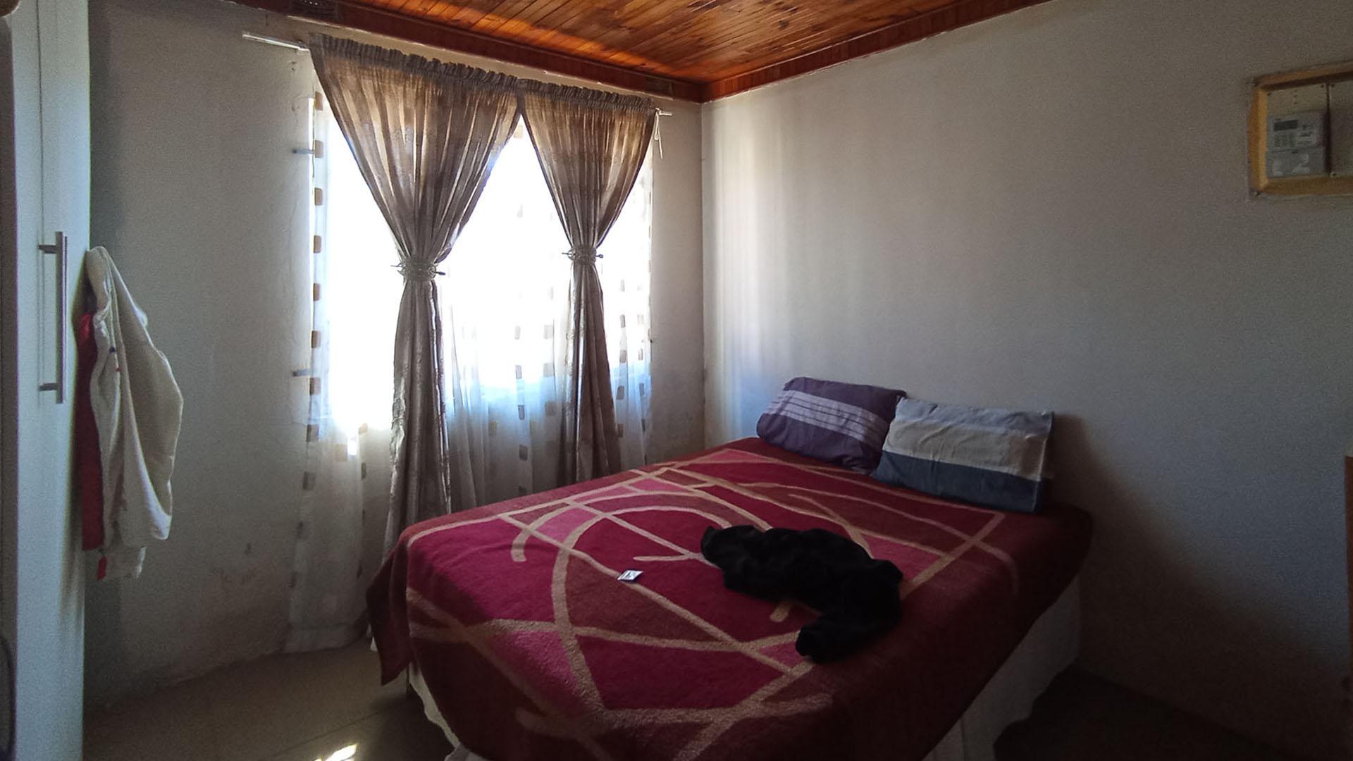 Bed Room 3 - 11 square meters of property in Pinetown 