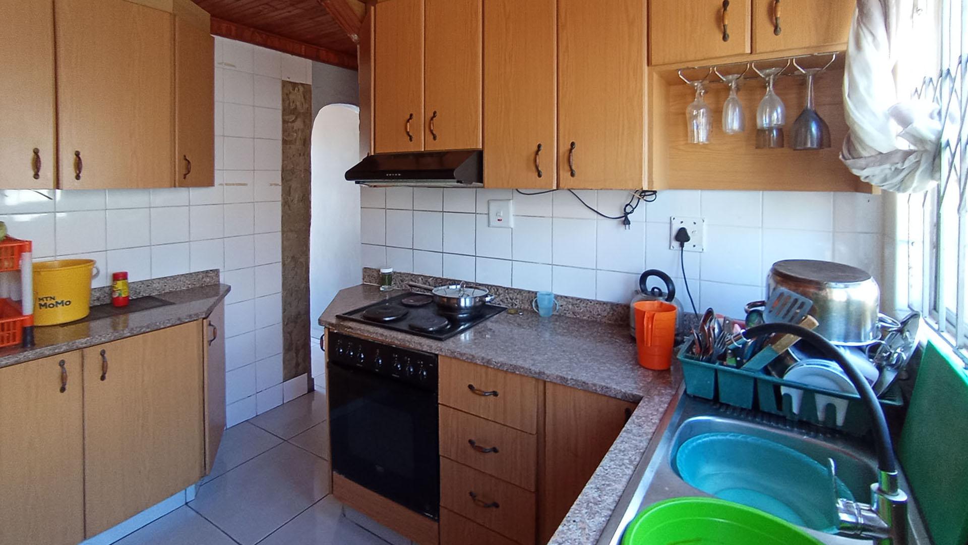Kitchen - 8 square meters of property in Pinetown 