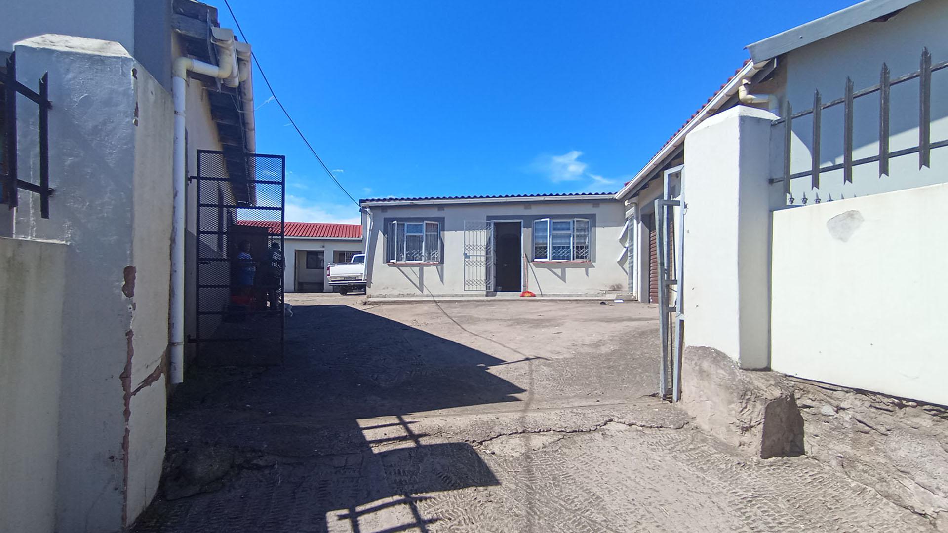 Front View of property in Pinetown 
