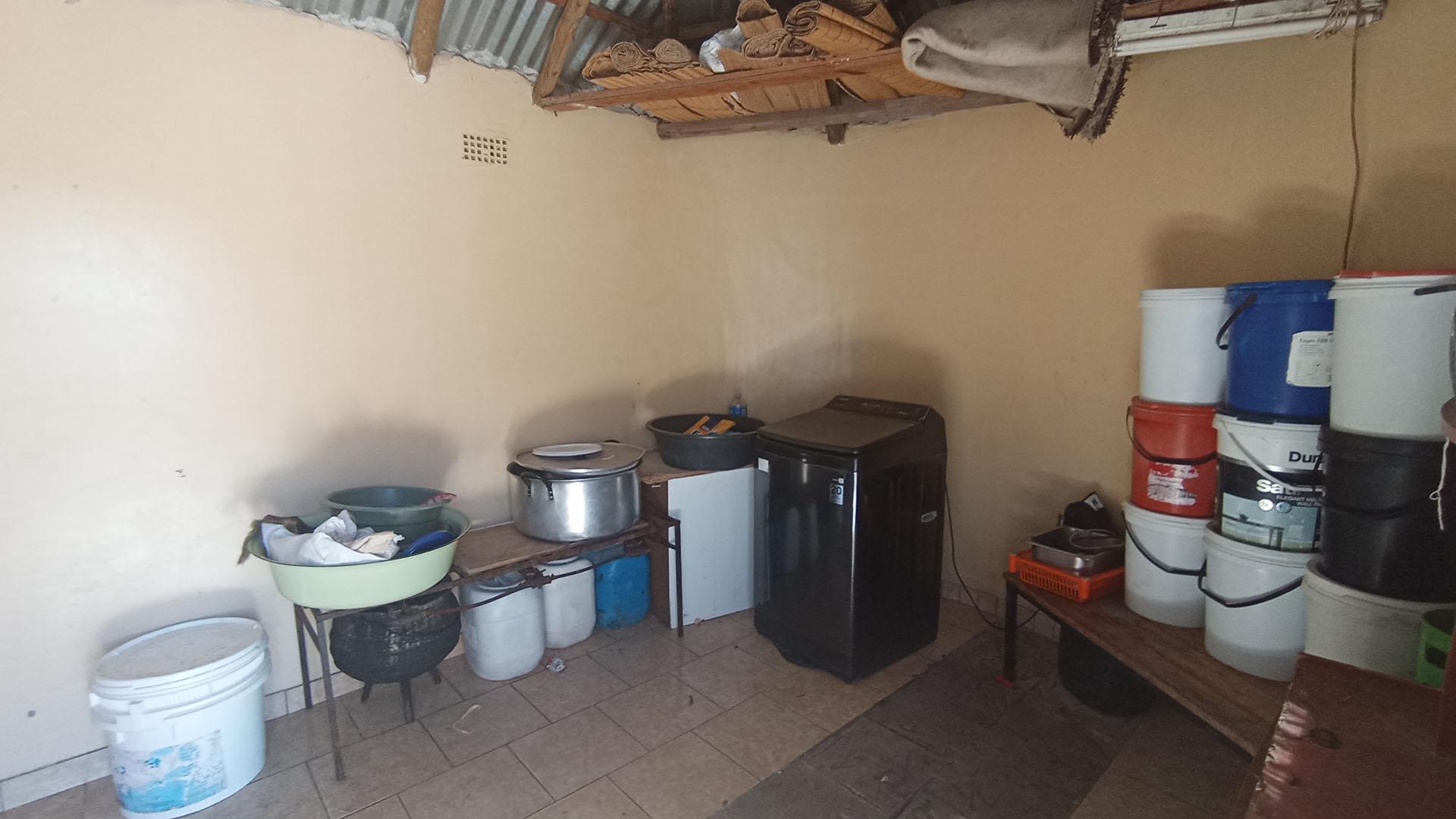 Study - 13 square meters of property in Pinetown 