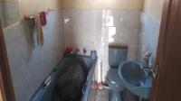 Bathroom 1 of property in Pinetown 