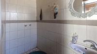 Bathroom 3+ - 5 square meters of property in Pinetown 