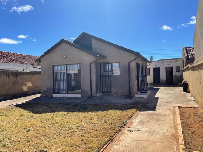 3 Bedroom House for Sale For Sale in Protea Glen - MR585083