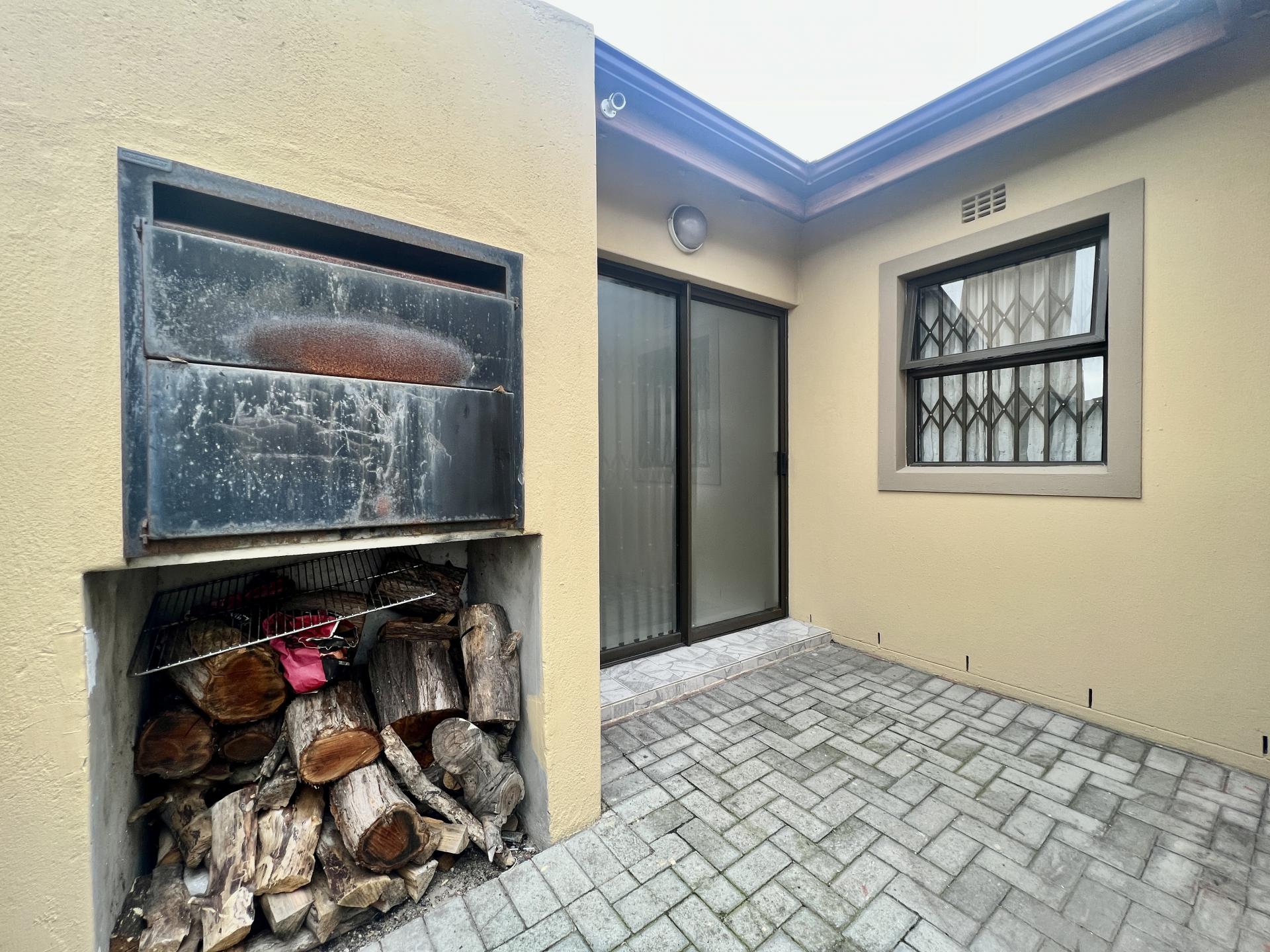 3 Bedroom House for Sale For Sale in Hagley MR585118 MyR