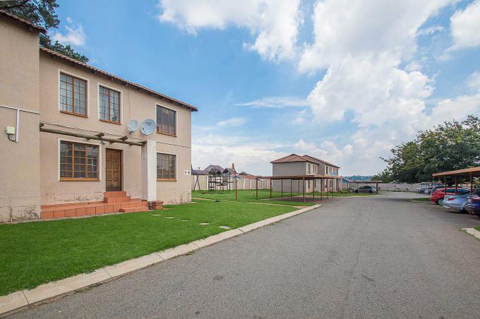 2 Bedroom Apartment to Rent in Roodepoort West - Property to rent - MR585225