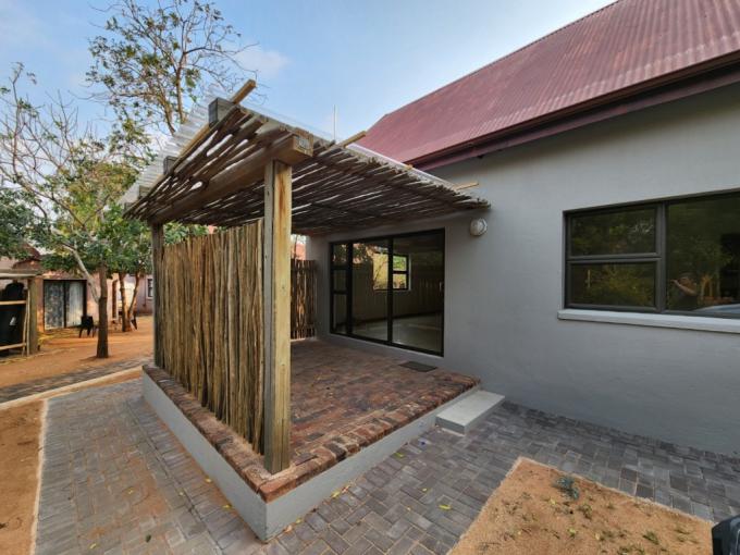 3 Bedroom House to Rent in Hoedspruit - Property to rent - MR585410