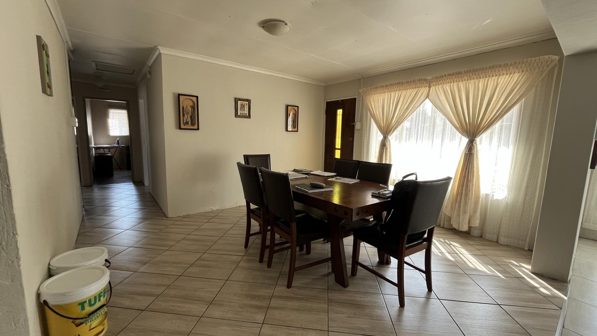 Dining Room of property in Fauna