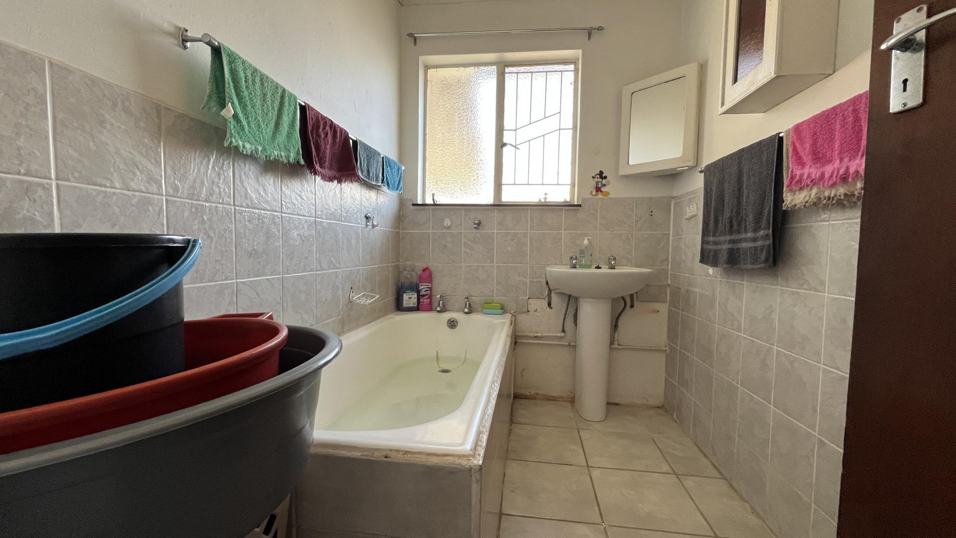 Bathroom 2 of property in Fauna