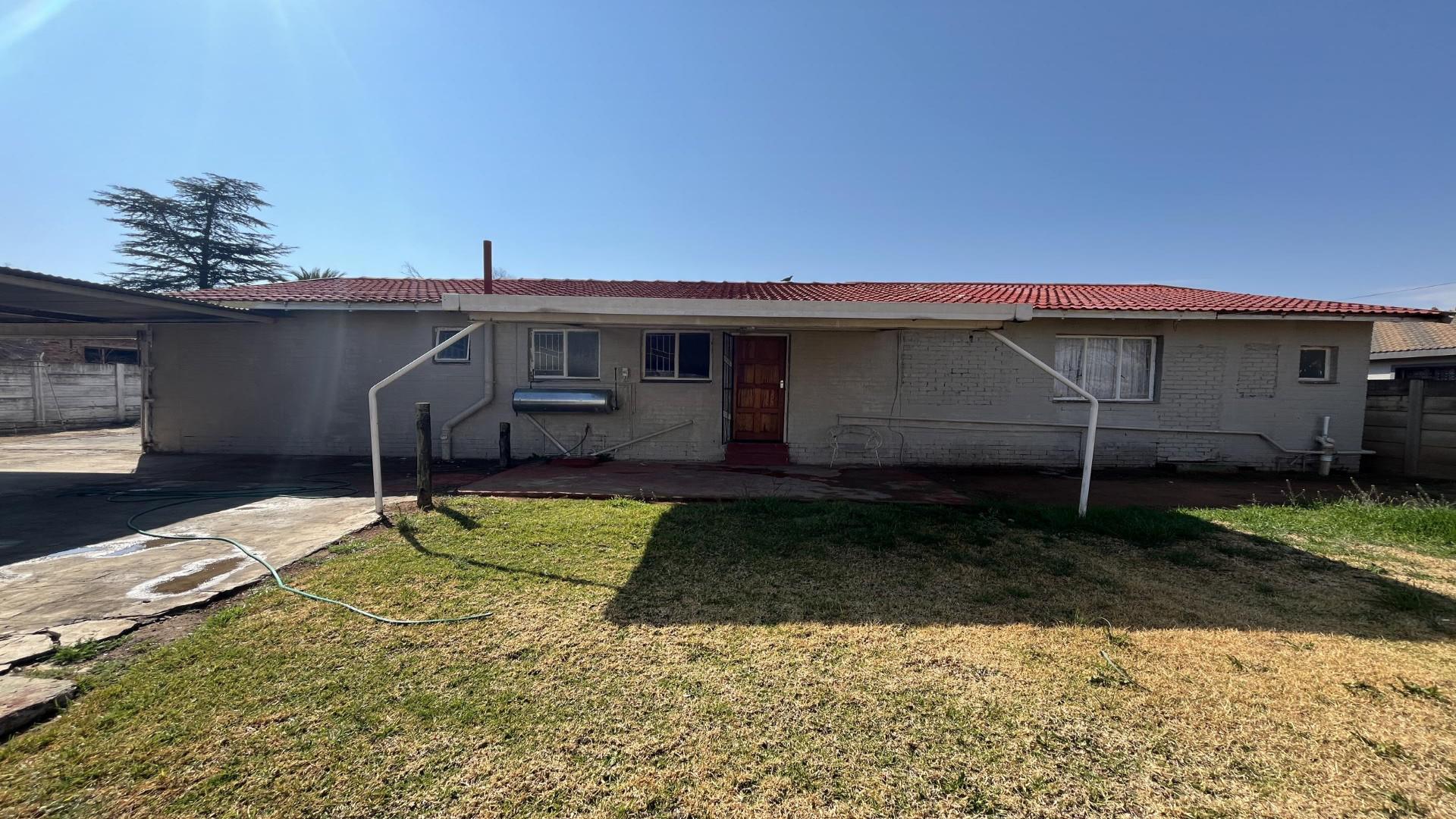 Backyard of property in Fauna