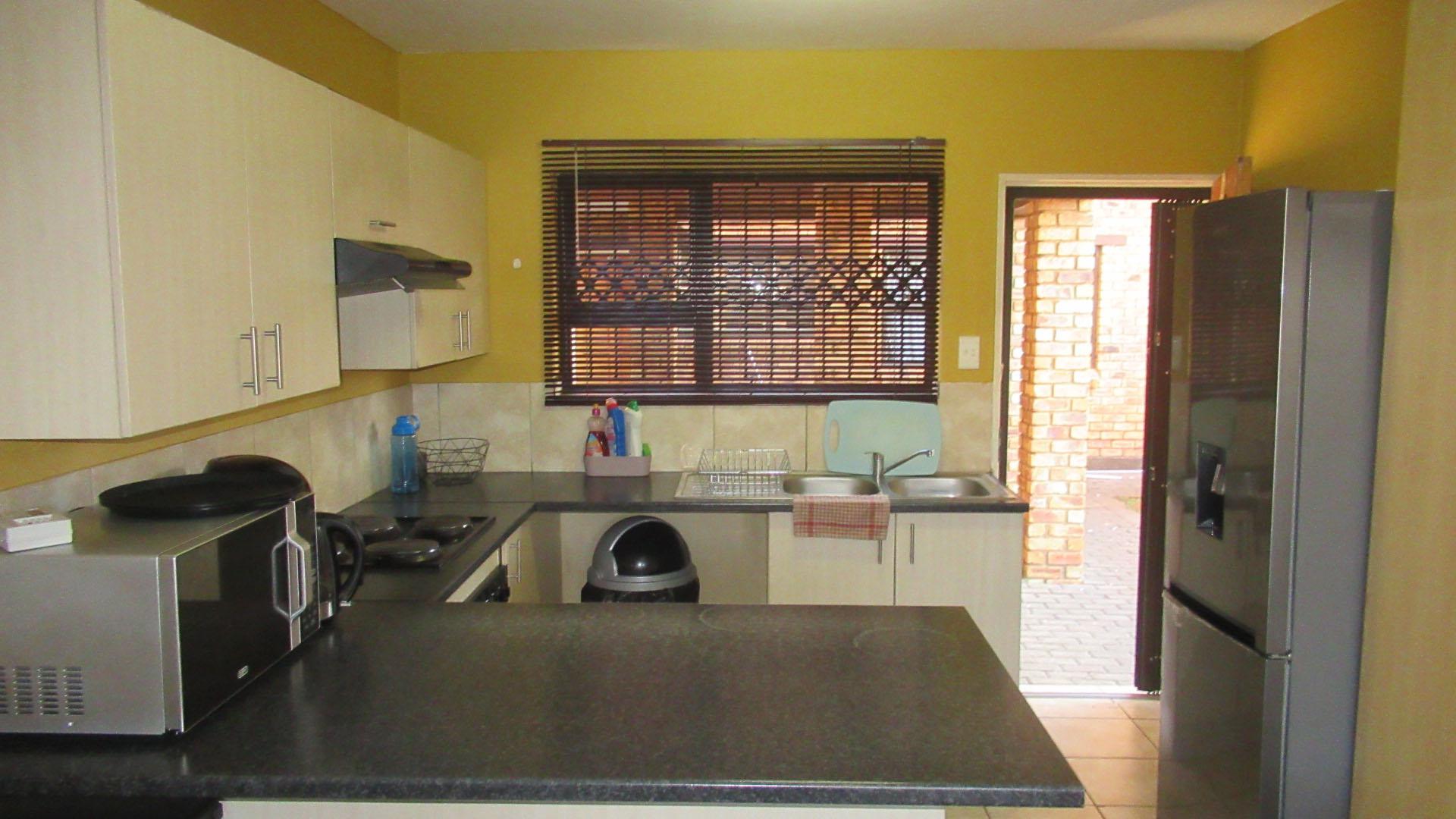 Kitchen - 9 square meters of property in Witfield